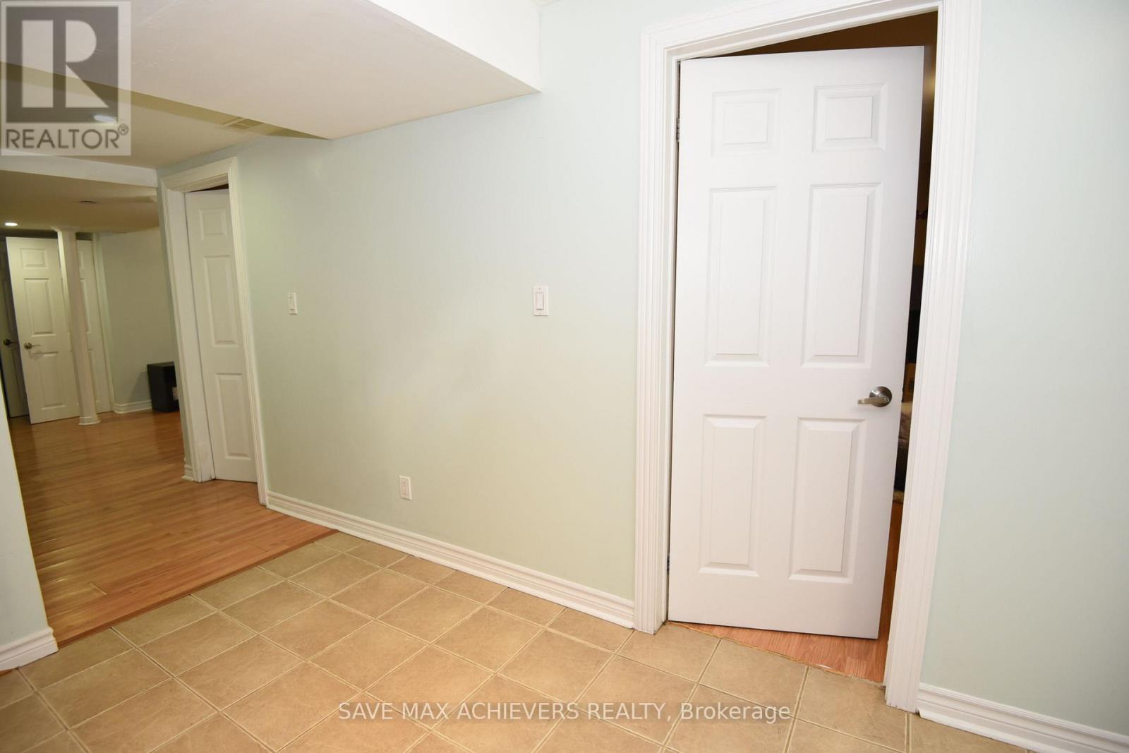 521 Navigator Drive, Mississauga, Ontario  L5W 1P5 - Photo 37 - W12469849