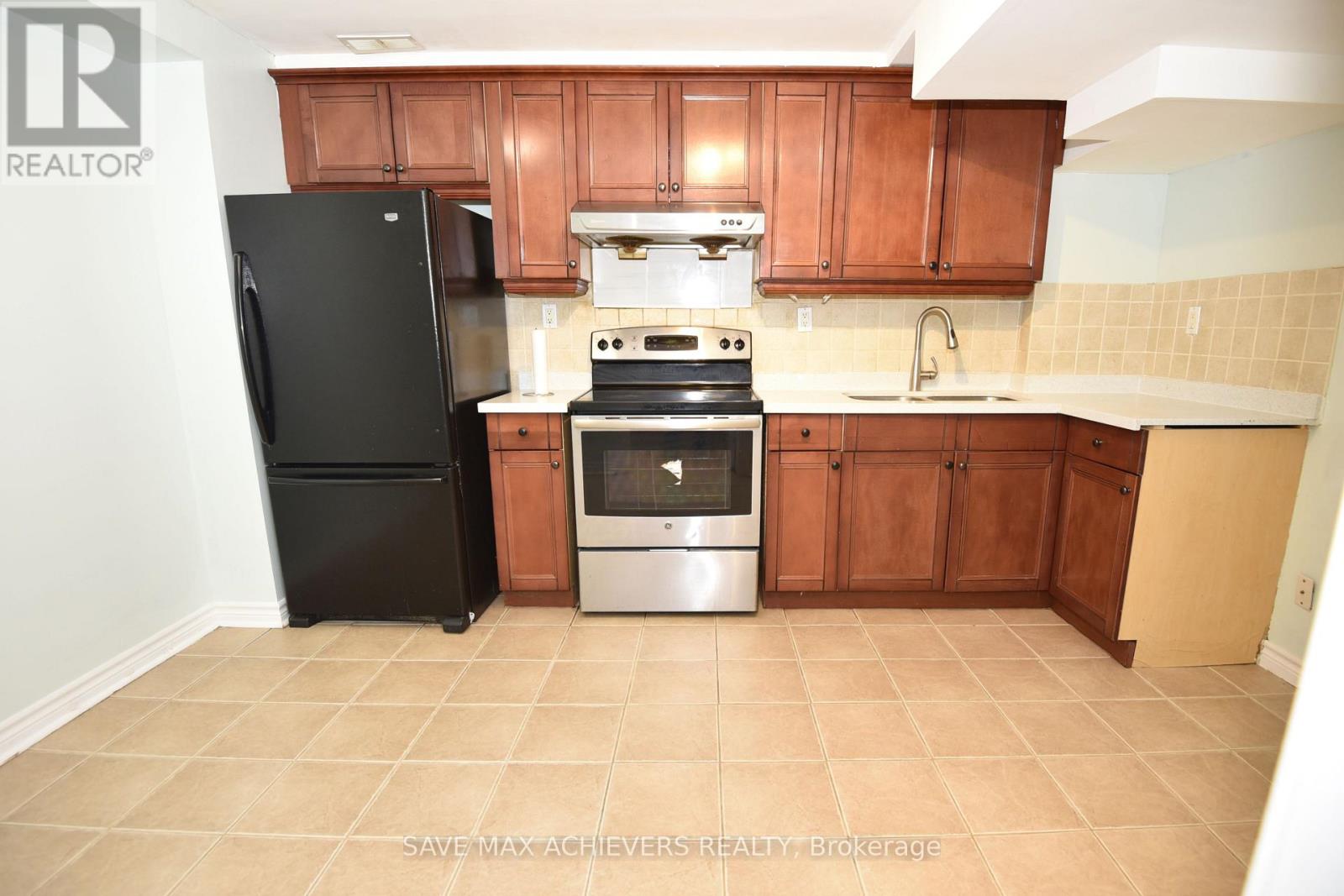 521 Navigator Drive, Mississauga, Ontario  L5W 1P5 - Photo 40 - W12469849