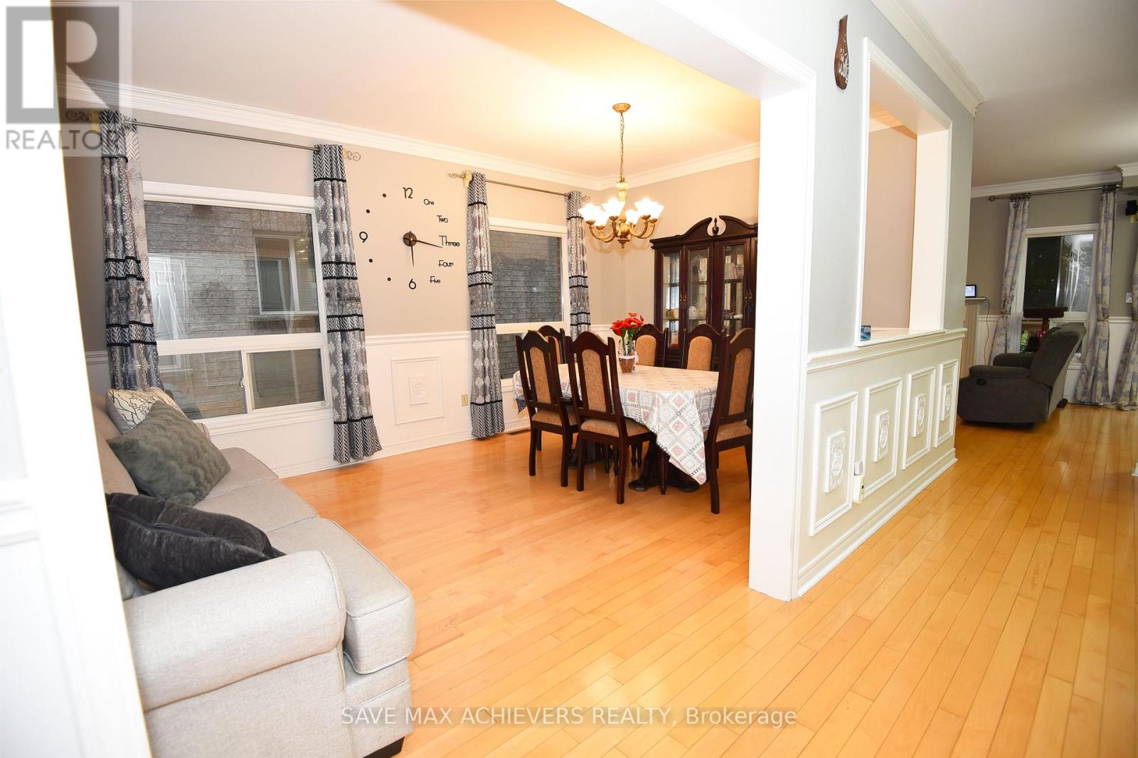521 Navigator Drive, Mississauga, Ontario  L5W 1P5 - Photo 6 - W12469849
