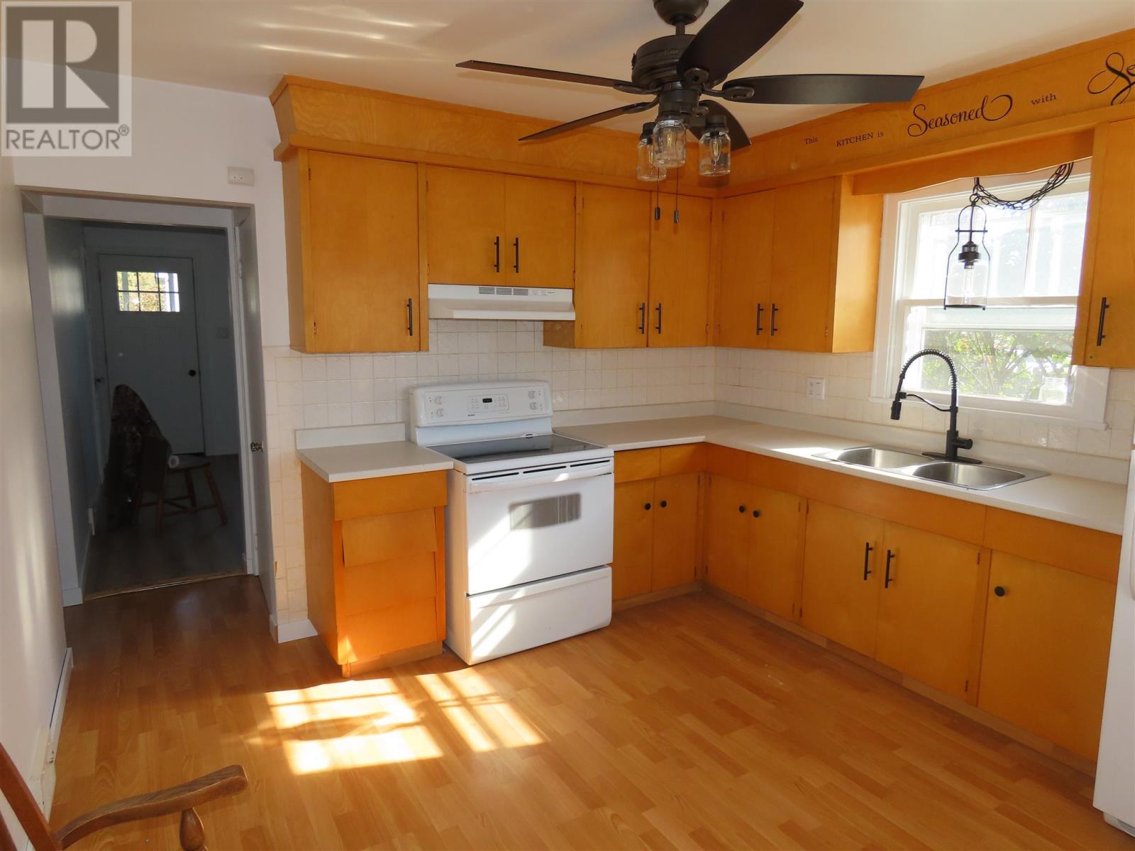 135 Carufel Ave, Sault Ste Marie, Ontario  P6C 4T5 - Photo 2 - SM253005