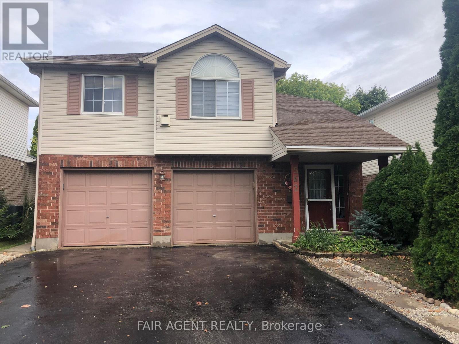 562 ERINBROOK DRIVE, Kitchener, Ontario