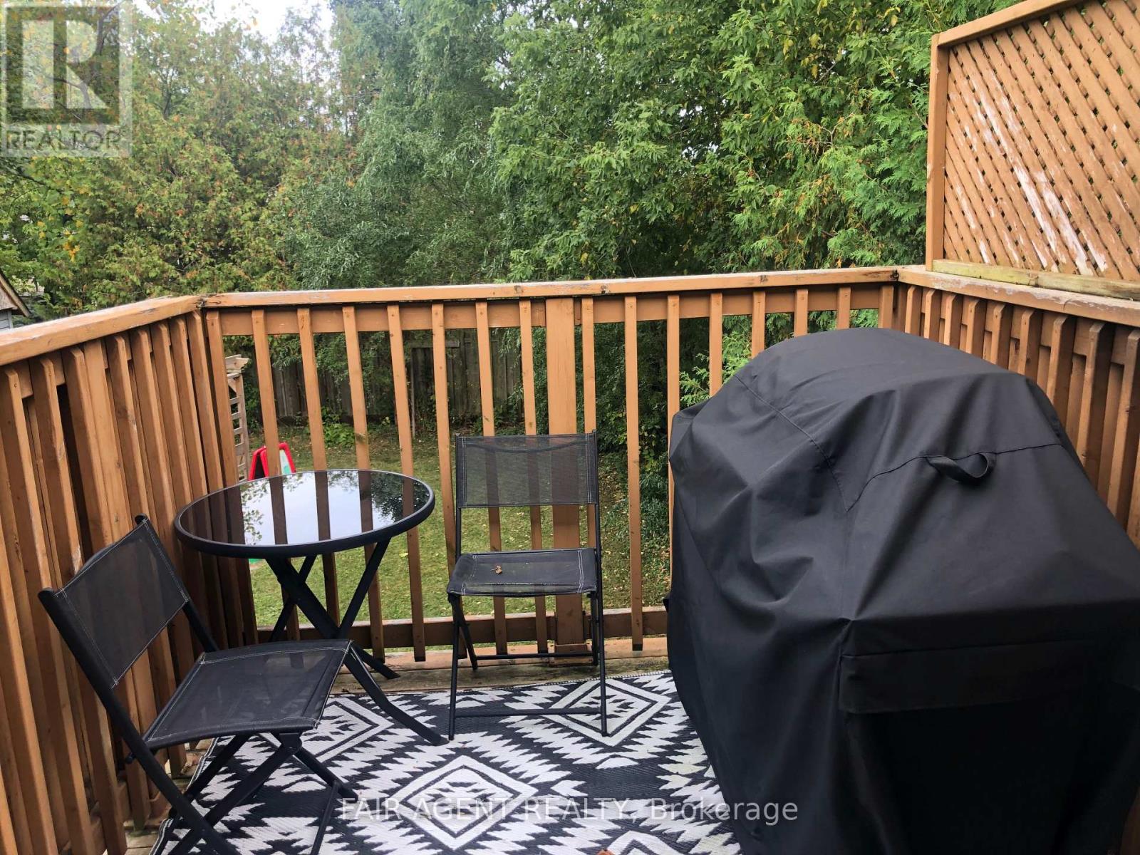 562 Erinbrook Drive, Kitchener, Ontario  N2E 3M8 - Photo 22 - X12469872