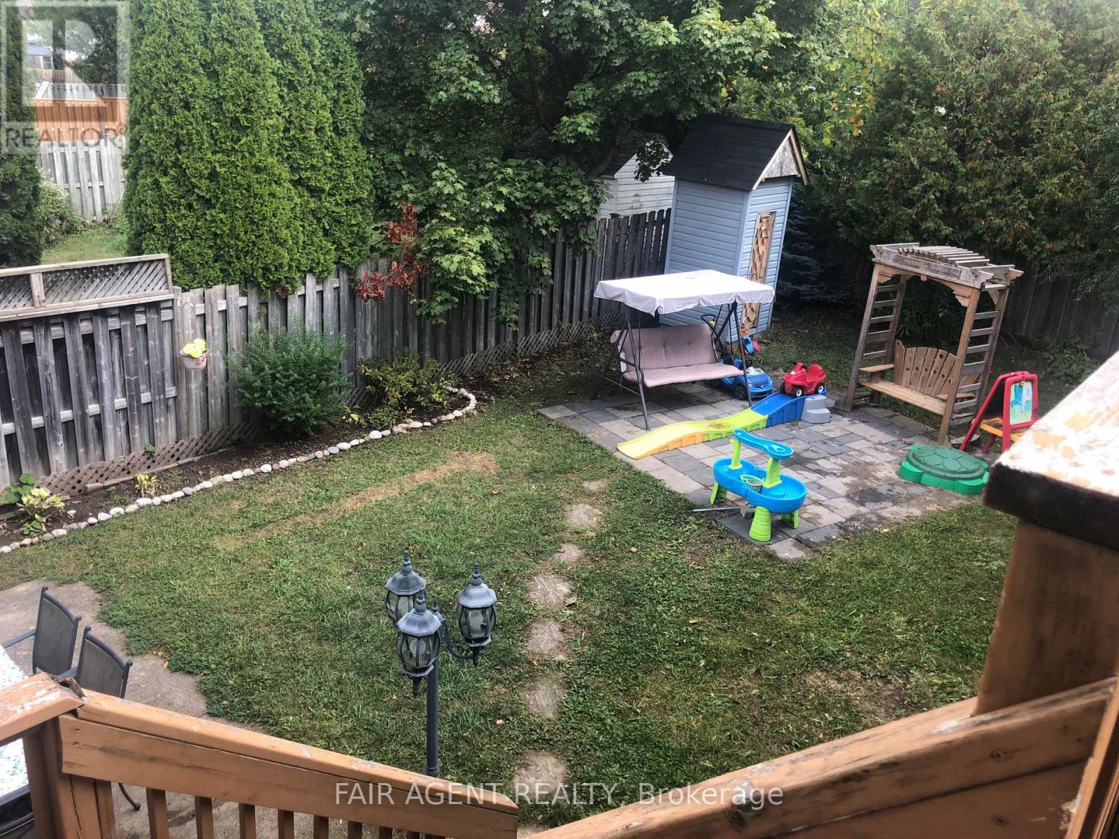562 Erinbrook Drive, Kitchener, Ontario  N2E 3M8 - Photo 33 - X12469872