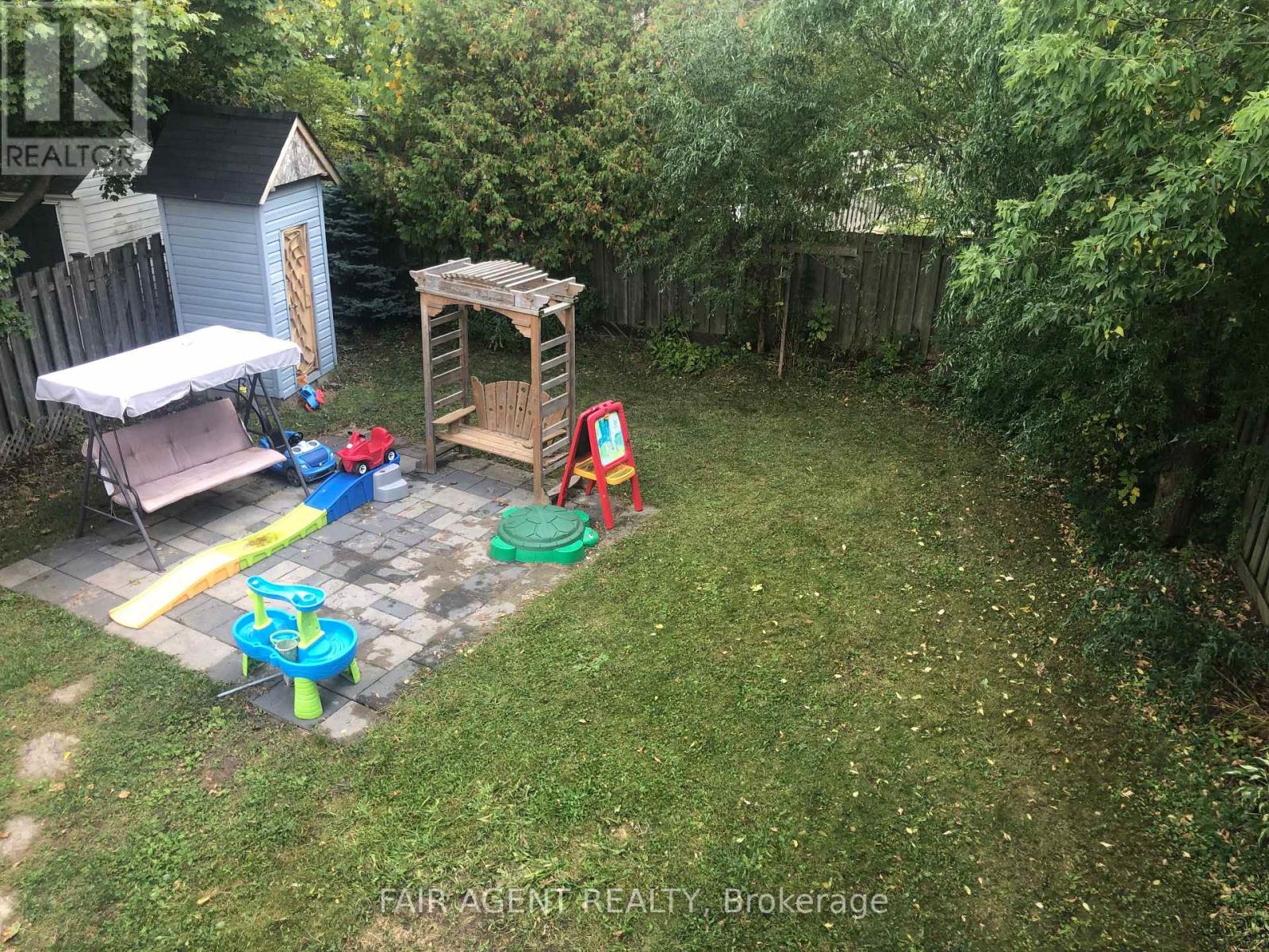 562 Erinbrook Drive, Kitchener, Ontario  N2E 3M8 - Photo 34 - X12469872