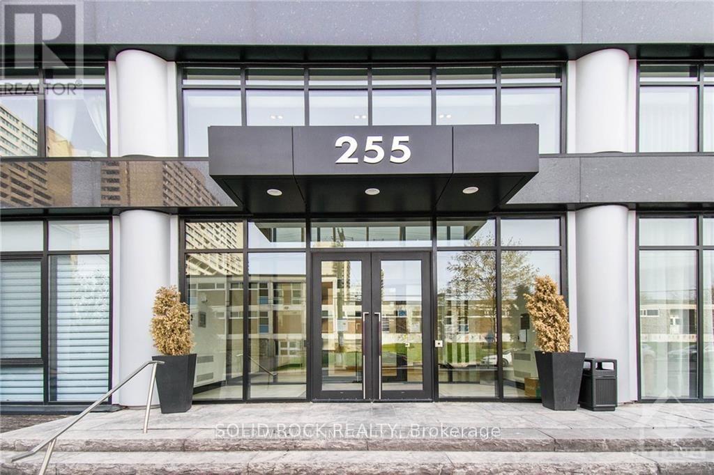 213 - 255 BAY STREET, Ottawa, Ontario