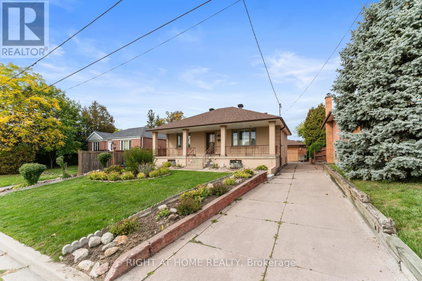 254 Richard Clark Drive, Toronto, Ontario  M3M 1W2 - Photo 2 - W12469864