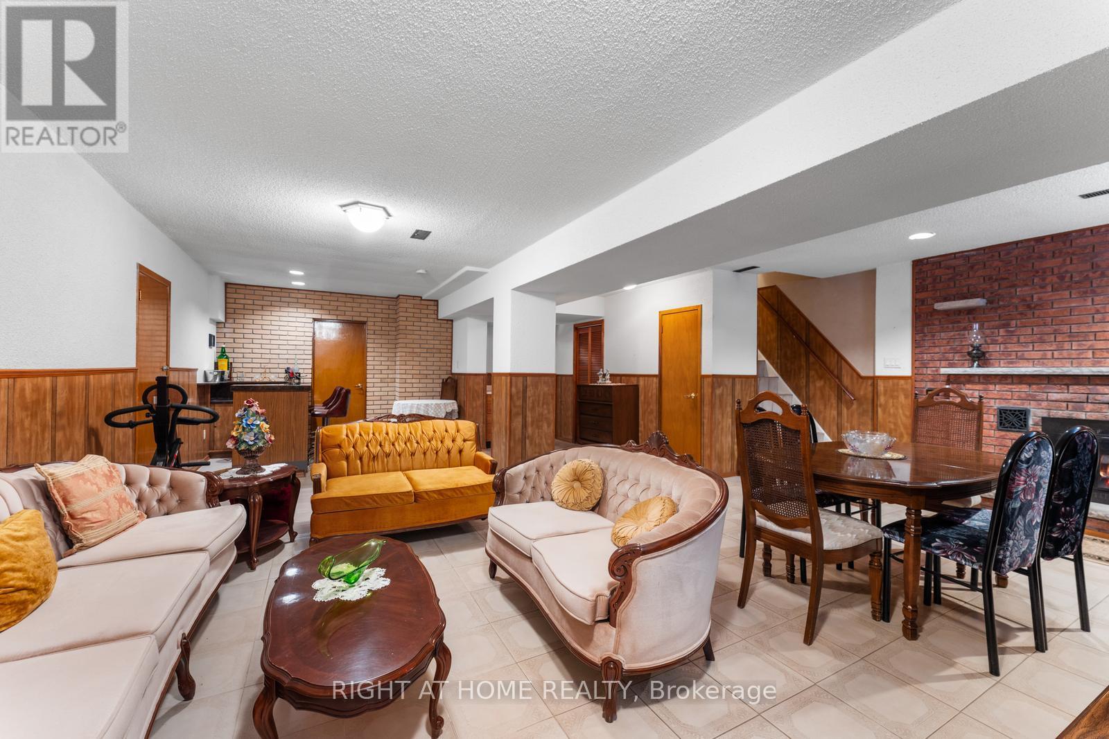 254 Richard Clark Drive, Toronto, Ontario  M3M 1W2 - Photo 27 - W12469864