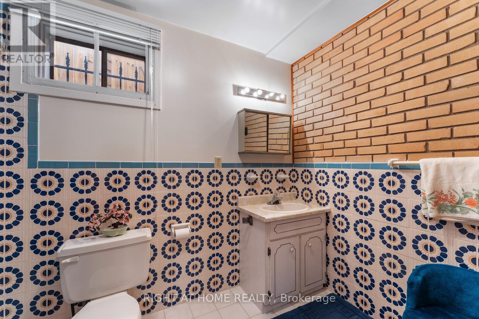 254 Richard Clark Drive, Toronto, Ontario  M3M 1W2 - Photo 31 - W12469864