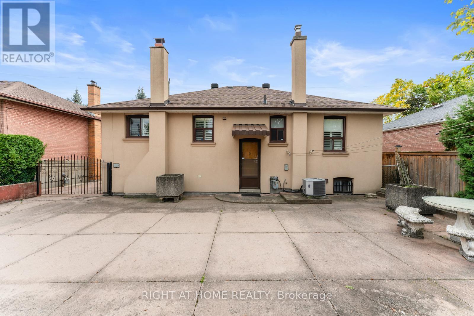 254 Richard Clark Drive, Toronto, Ontario  M3M 1W2 - Photo 36 - W12469864