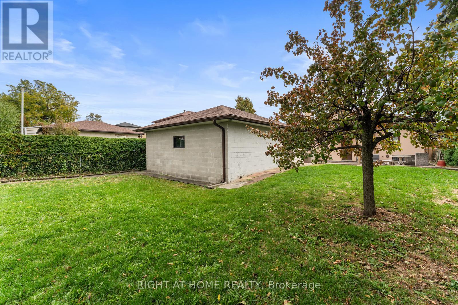 254 Richard Clark Drive, Toronto, Ontario  M3M 1W2 - Photo 40 - W12469864