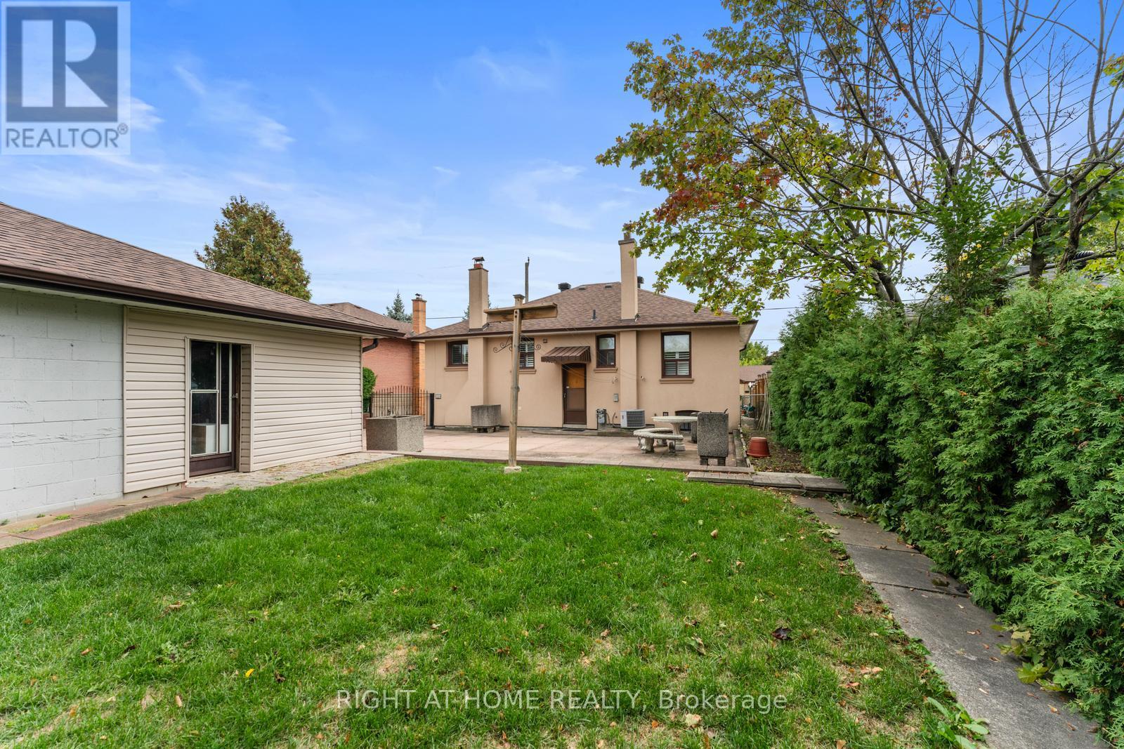 254 Richard Clark Drive, Toronto, Ontario  M3M 1W2 - Photo 41 - W12469864
