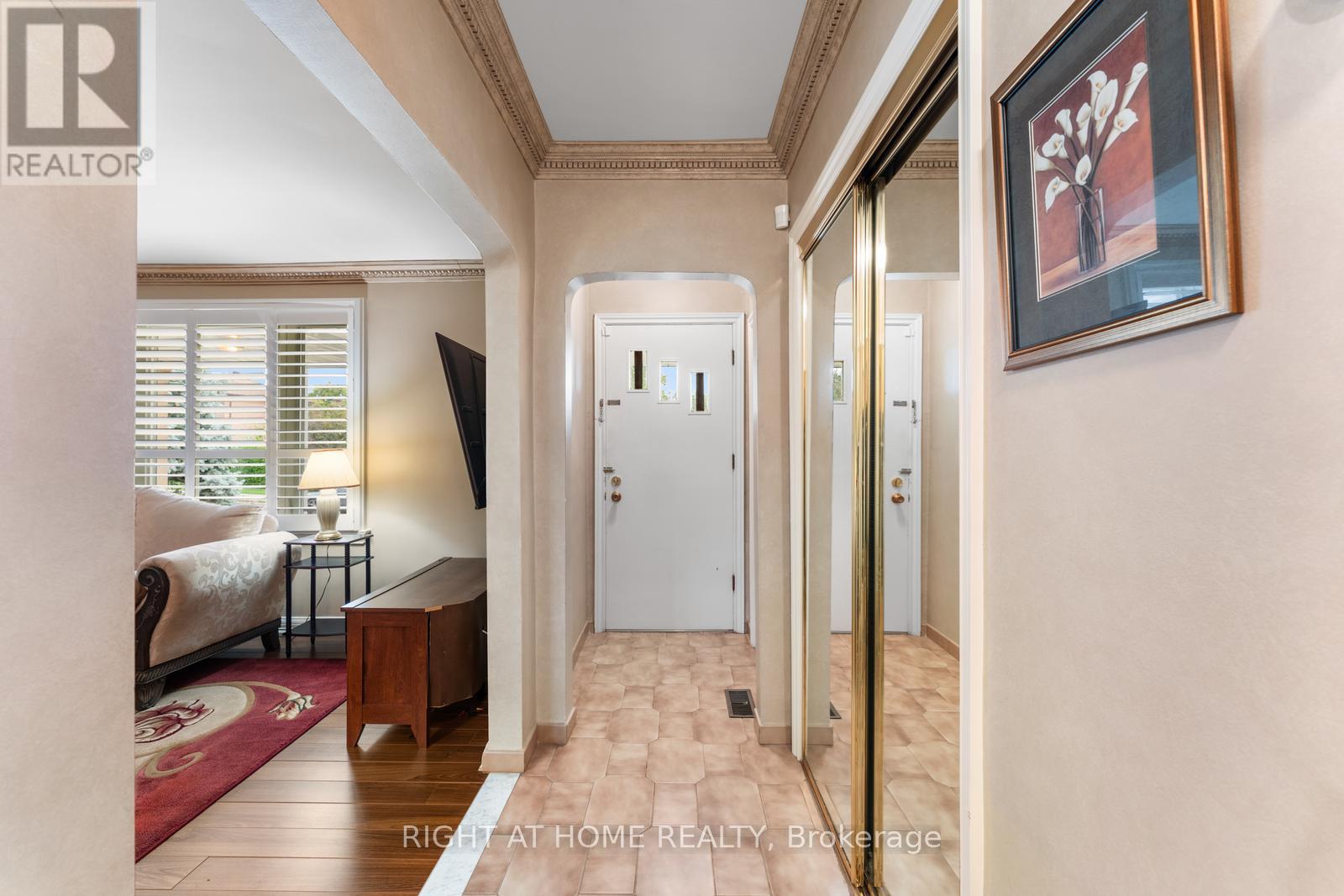 254 Richard Clark Drive, Toronto, Ontario  M3M 1W2 - Photo 5 - W12469864