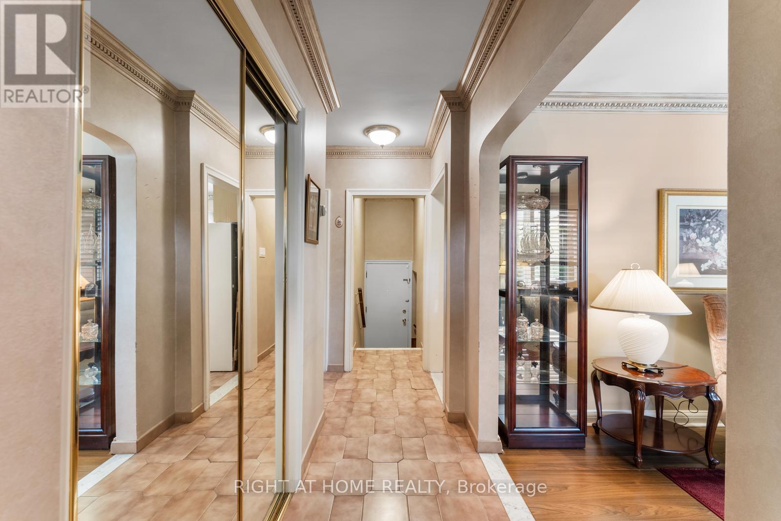 254 Richard Clark Drive, Toronto, Ontario  M3M 1W2 - Photo 6 - W12469864