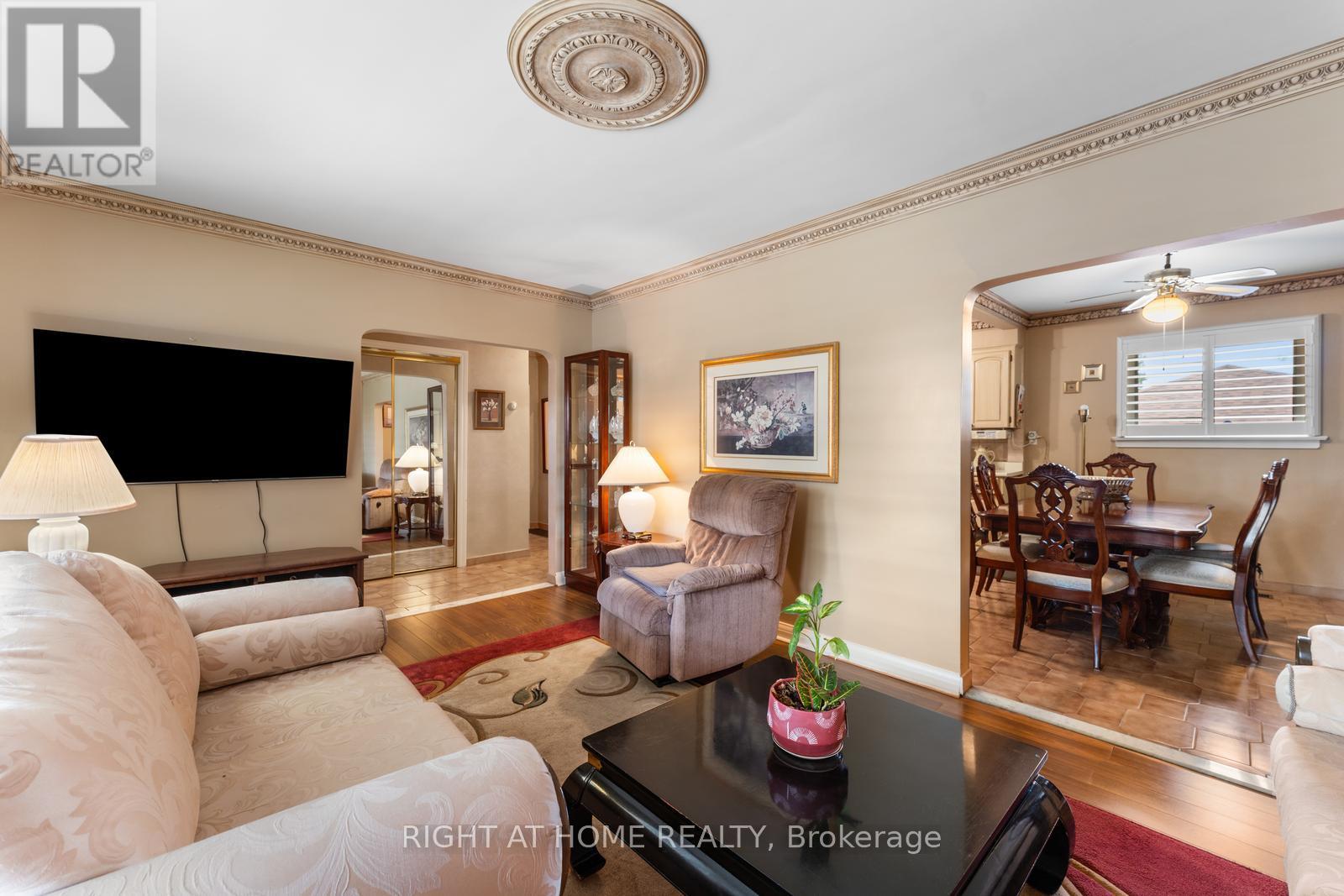 254 Richard Clark Drive, Toronto, Ontario  M3M 1W2 - Photo 9 - W12469864