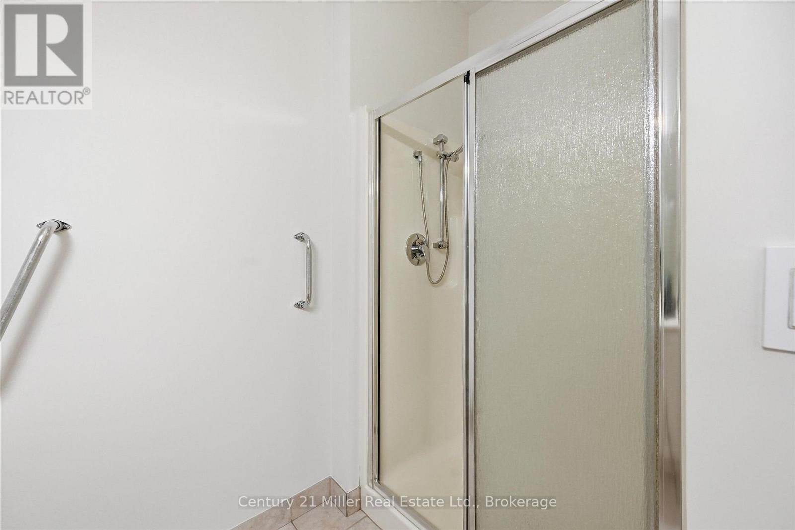 2110 - 100 Burloak Drive, Burlington, Ontario  L7L 6P6 - Photo 17 - W12469873