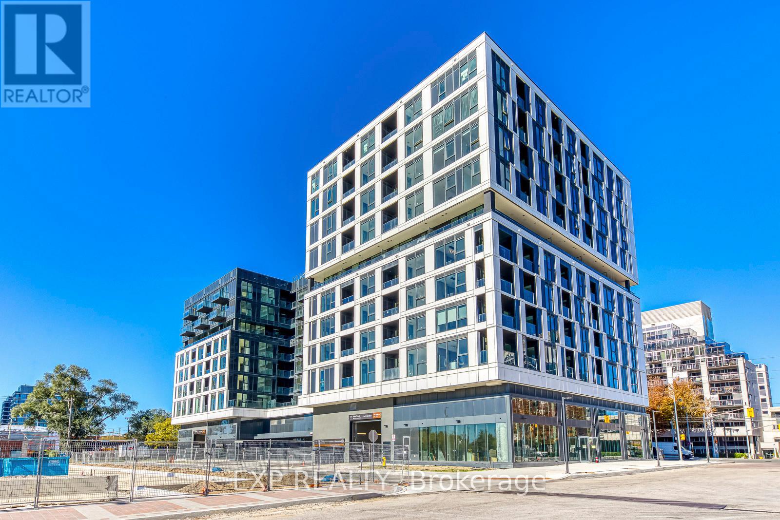 302 - 1037 THE QUEENSWAY, Toronto, Ontario