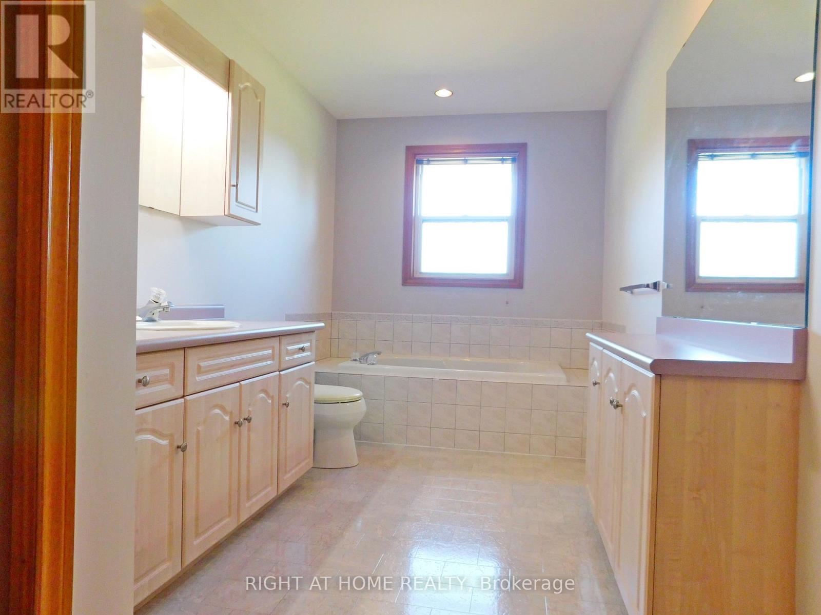 1938 Turkey Point Road, Norfolk, Ontario  N3Y 4J9 - Photo 22 - X12469263