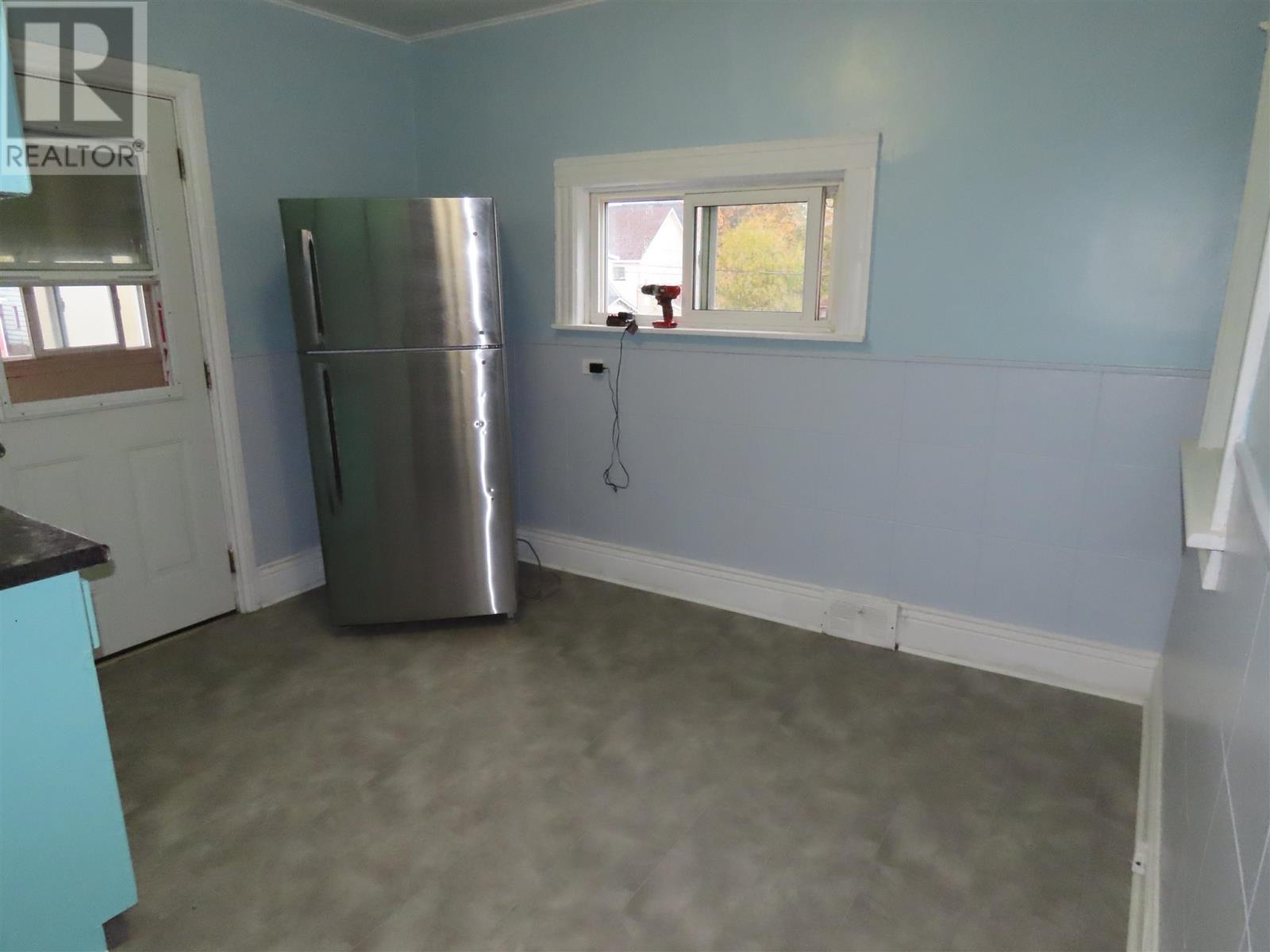 365 Wellington St, Sault Ste Marie, Ontario  P6A 2L8 - Photo 3 - SM253000