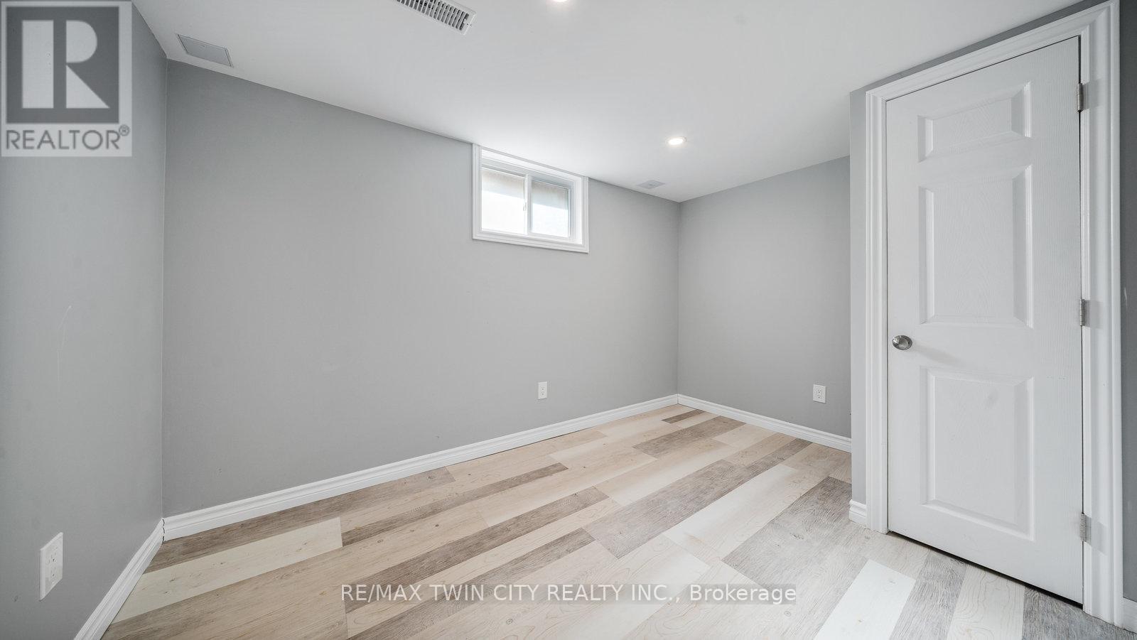 138 Henry Street, Brantford, Ontario  N3S 5C7 - Photo 12 - X12469868
