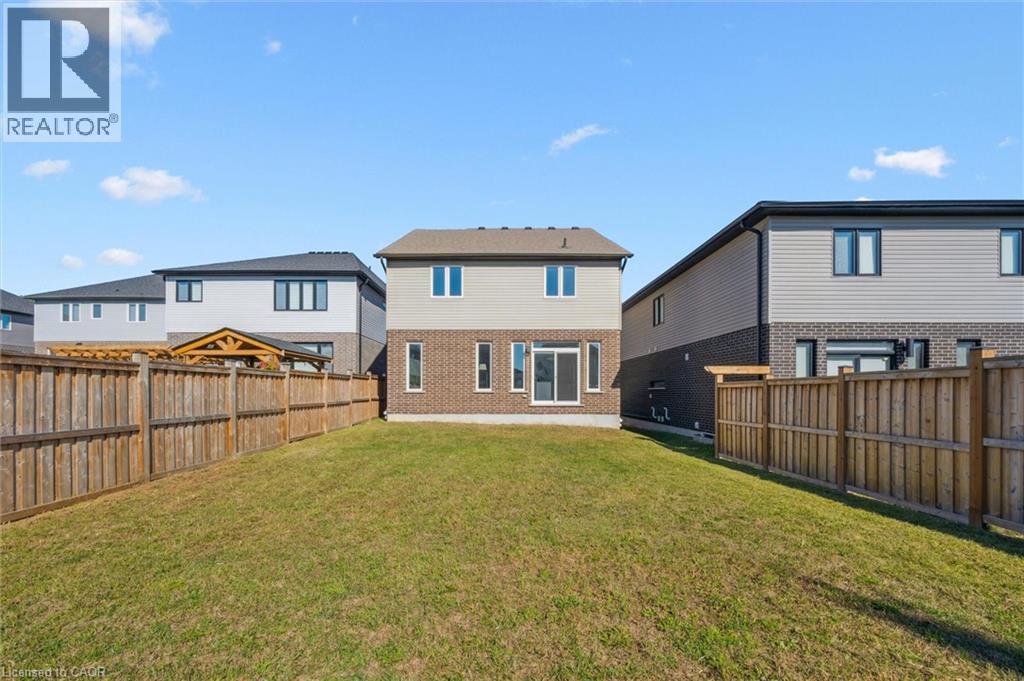 916 Valencia Court, Kitchener, Ontario  N2R 0R5 - Photo 40 - 40779385
