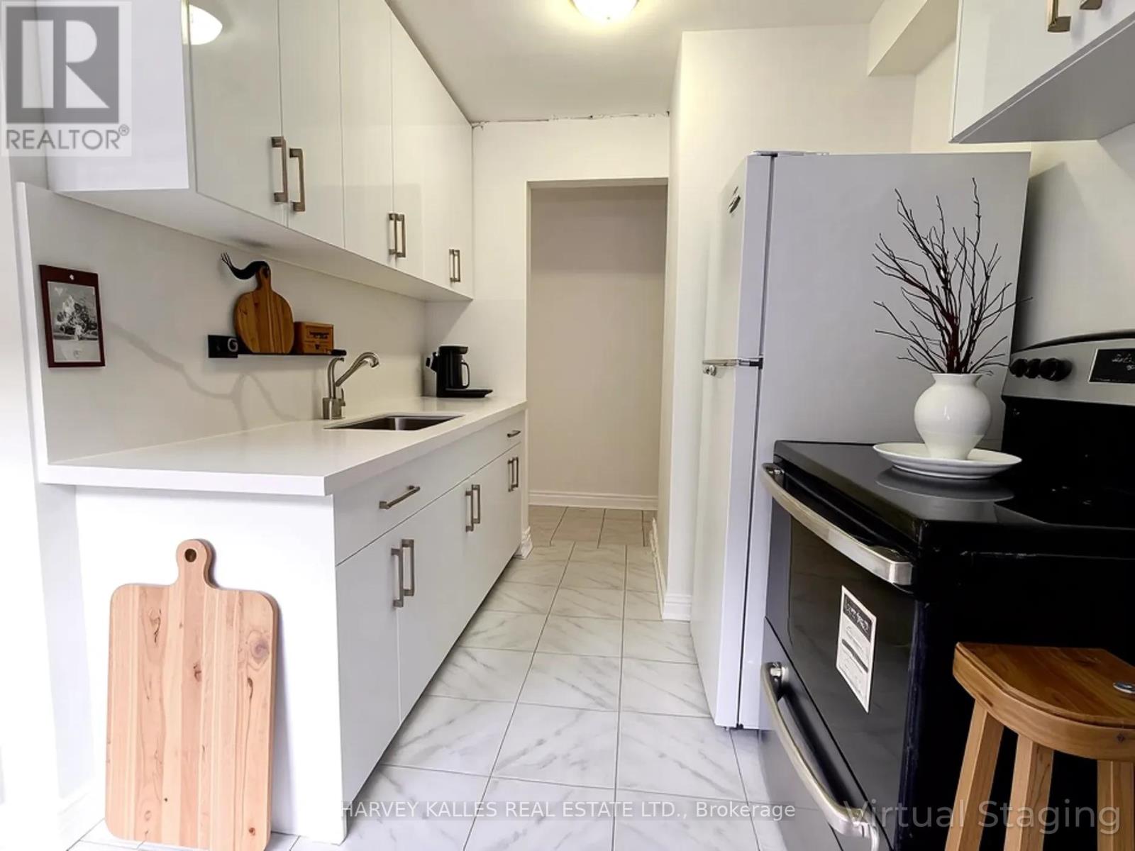 2 - 4 Greenbrook Drive, Toronto, Ontario  M6M 2J9 - Photo 6 - W12466065