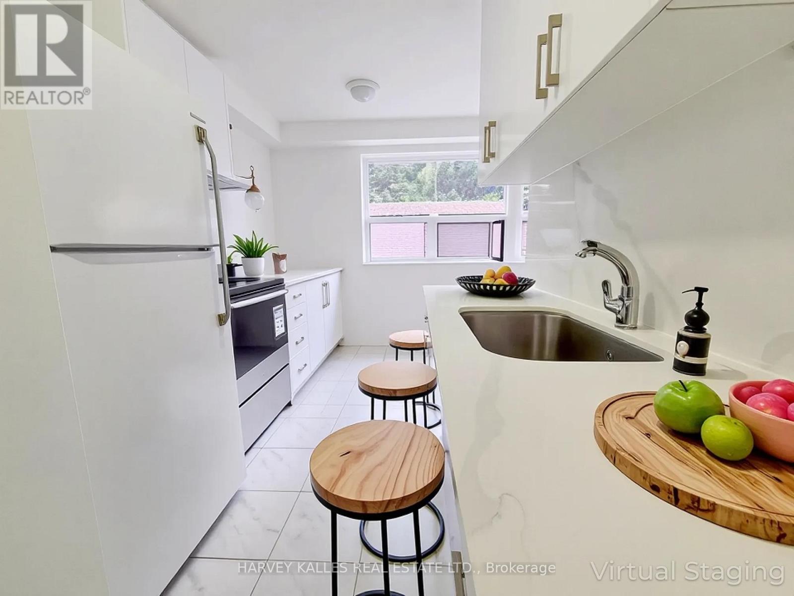 2 - 4 Greenbrook Drive, Toronto, Ontario  M6M 2J9 - Photo 4 - W12466065