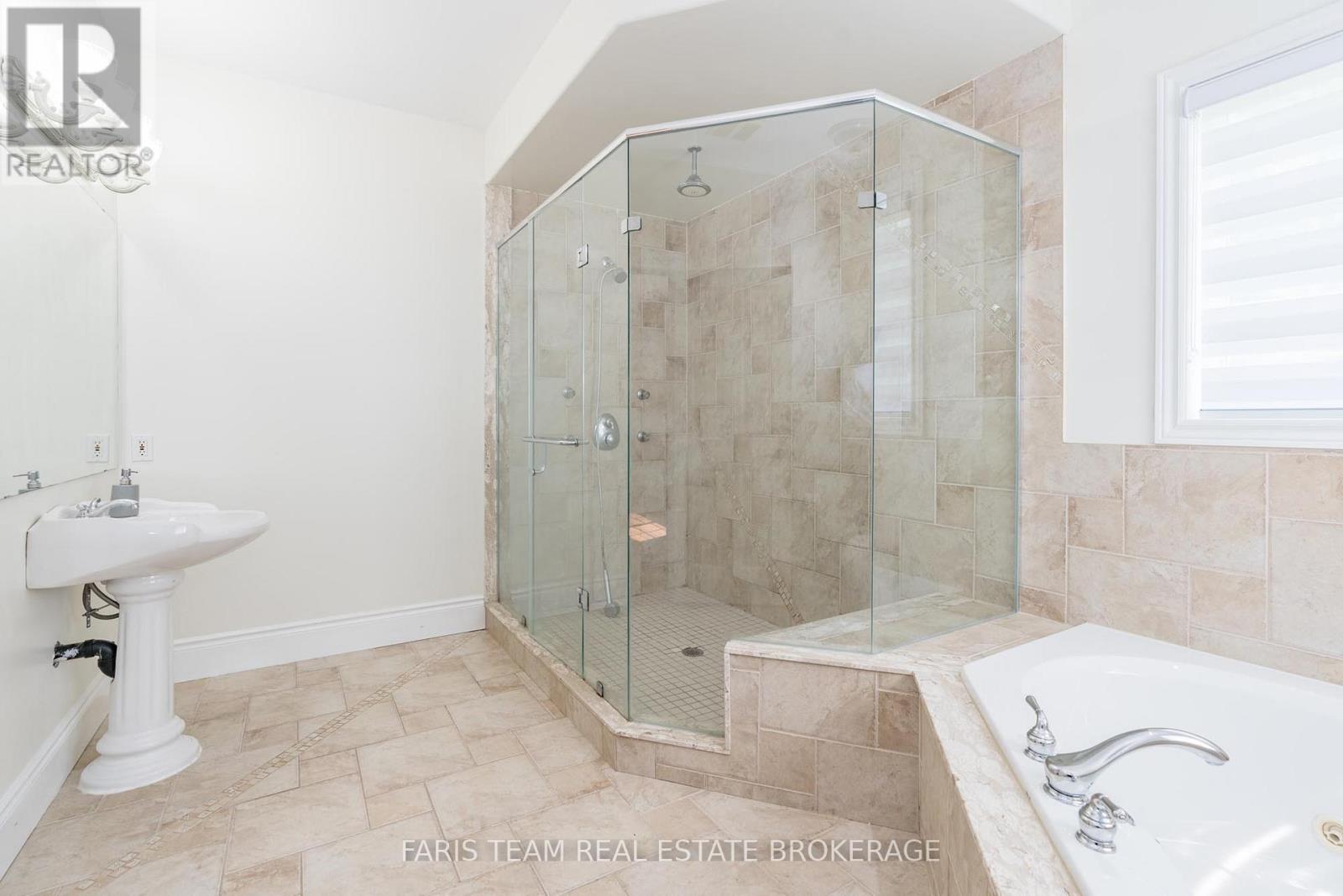 39 Vanderpost Crescent, Essa, Ontario  L0L 2N0 - Photo 20 - N12469883