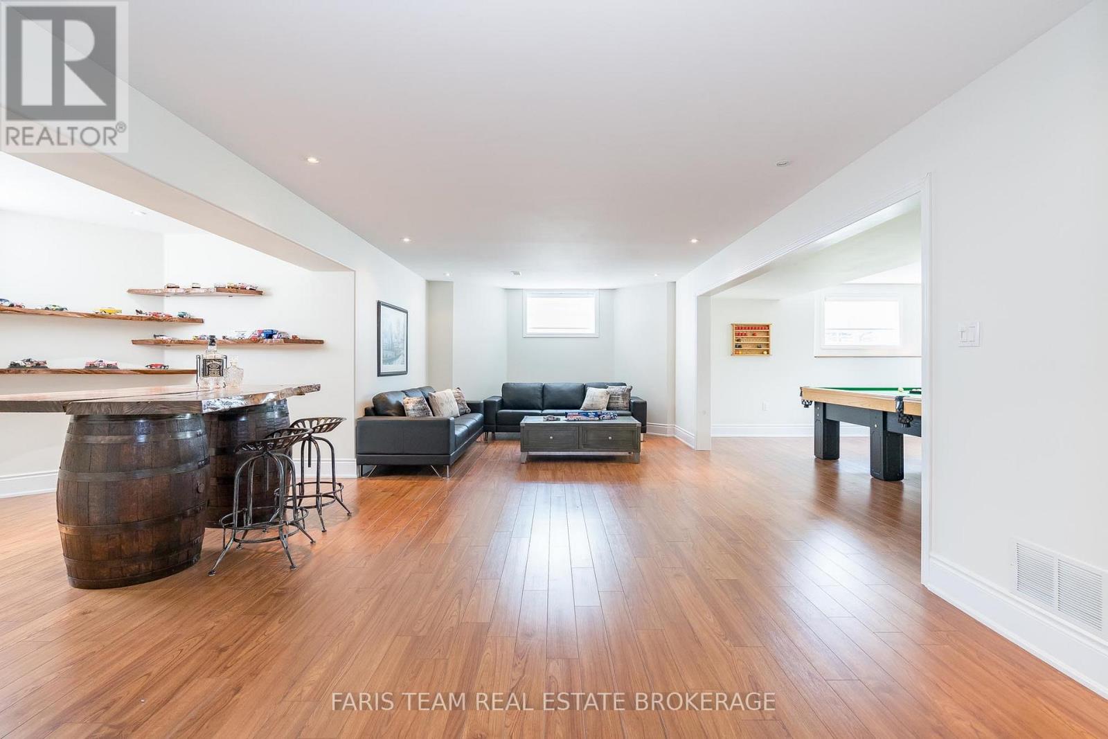 39 Vanderpost Crescent, Essa, Ontario  L0L 2N0 - Photo 27 - N12469883