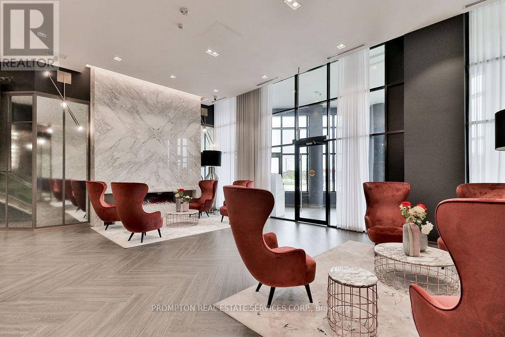 715 - 405 Dundas Street W, Oakville, Ontario  L6M 5P9 - Photo 4 - W12469876