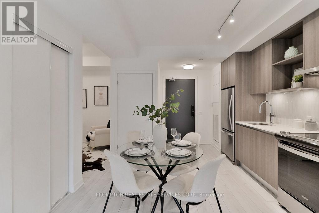 715 - 405 Dundas Street W, Oakville, Ontario  L6M 5P9 - Photo 7 - W12469876