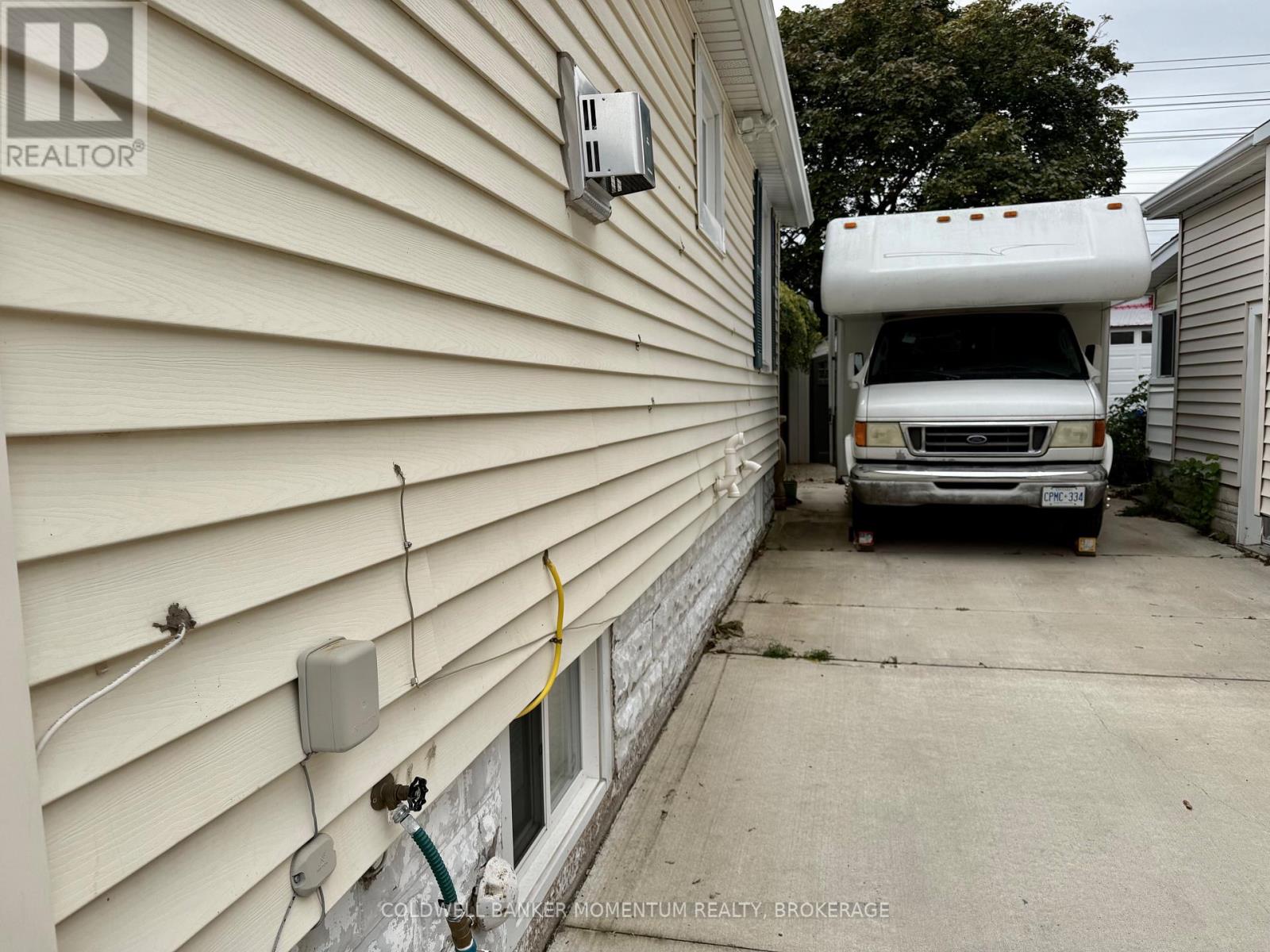 4819 Sixth Avenue, Niagara Falls, Ontario  L2E 4T8 - Photo 3 - X12469884