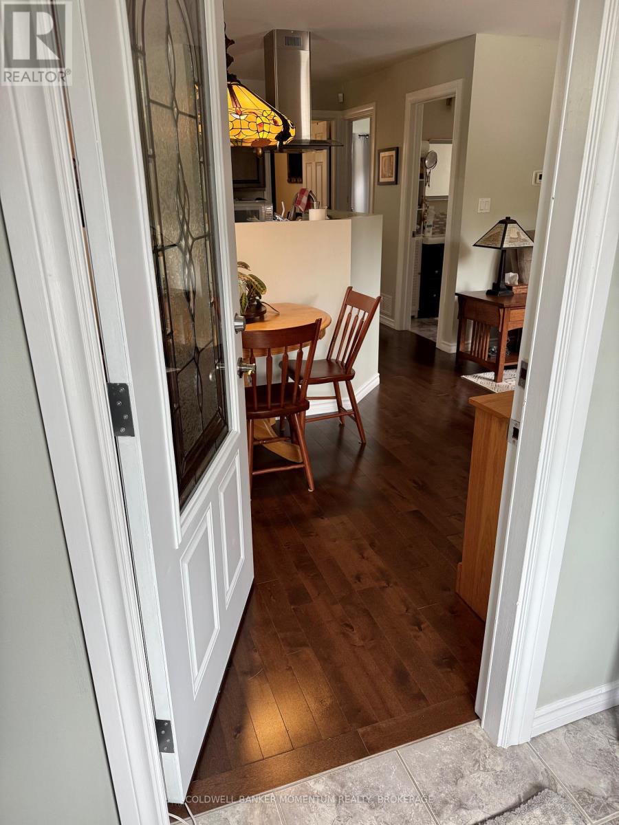 4819 Sixth Avenue, Niagara Falls, Ontario  L2E 4T8 - Photo 5 - X12469884