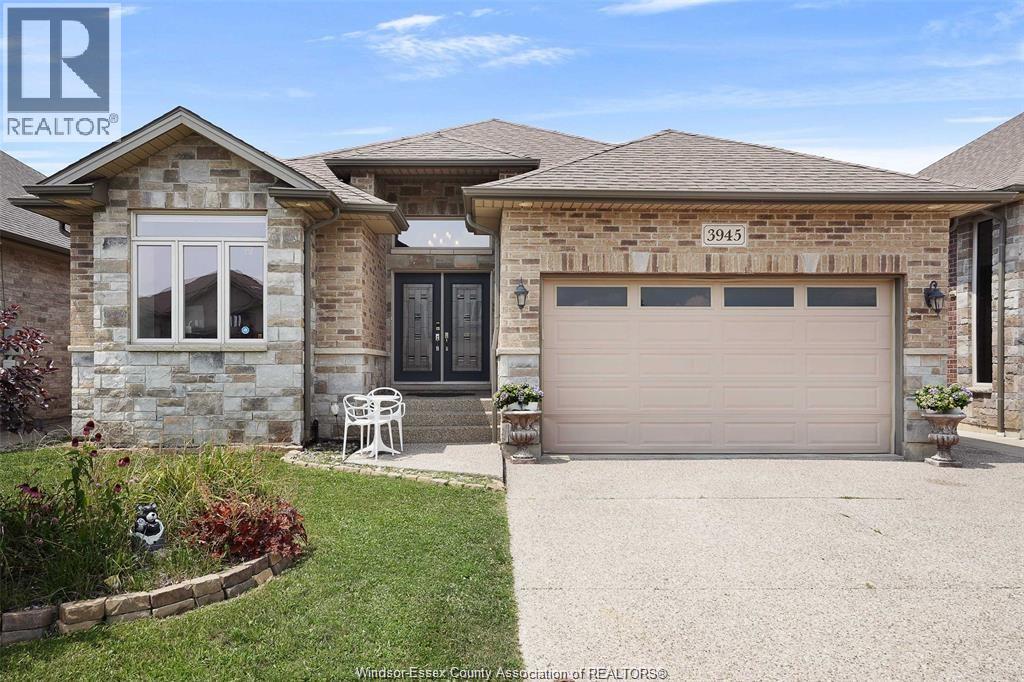 MLS# 25026408: 3945 ZANZIBAR CRESCENT, Windsor, Canada