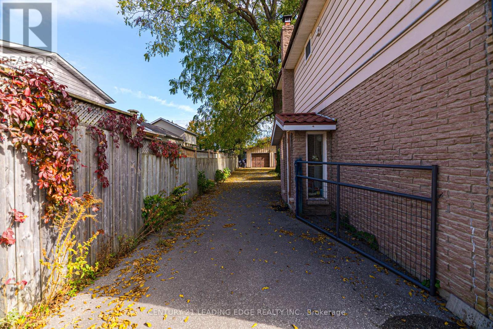 55 Lake Drive N, Georgina, Ontario  L4P 1A5 - Photo 37 - N12467639