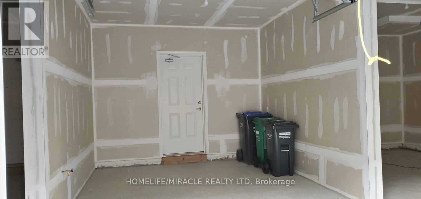 92 - 1 Beckenrose Court, Brampton, Ontario  L6Y 6G2 - Photo 6 - W12448906