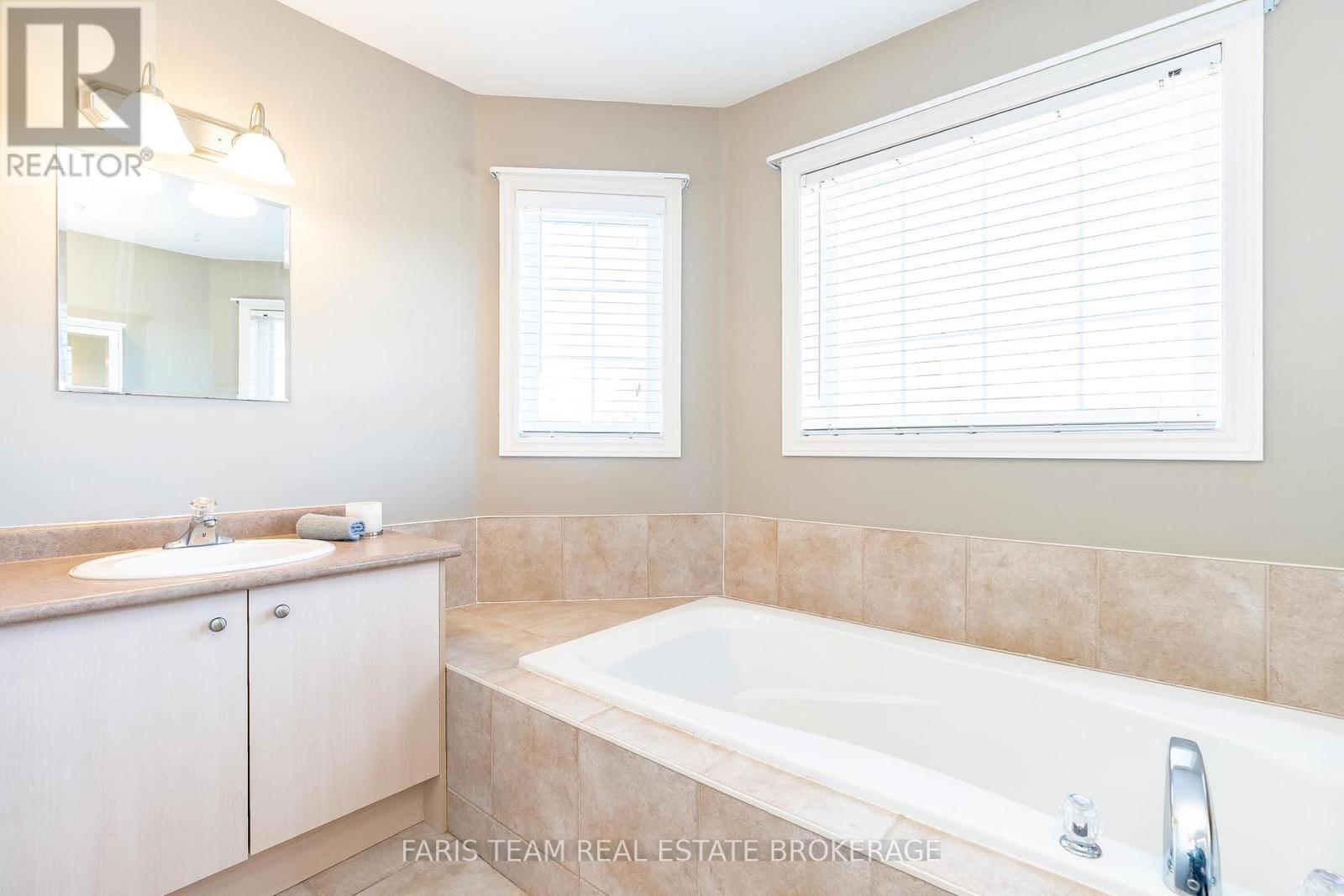 63 Jagges Drive, Barrie, Ontario  L4N 0W8 - Photo 25 - S12469901