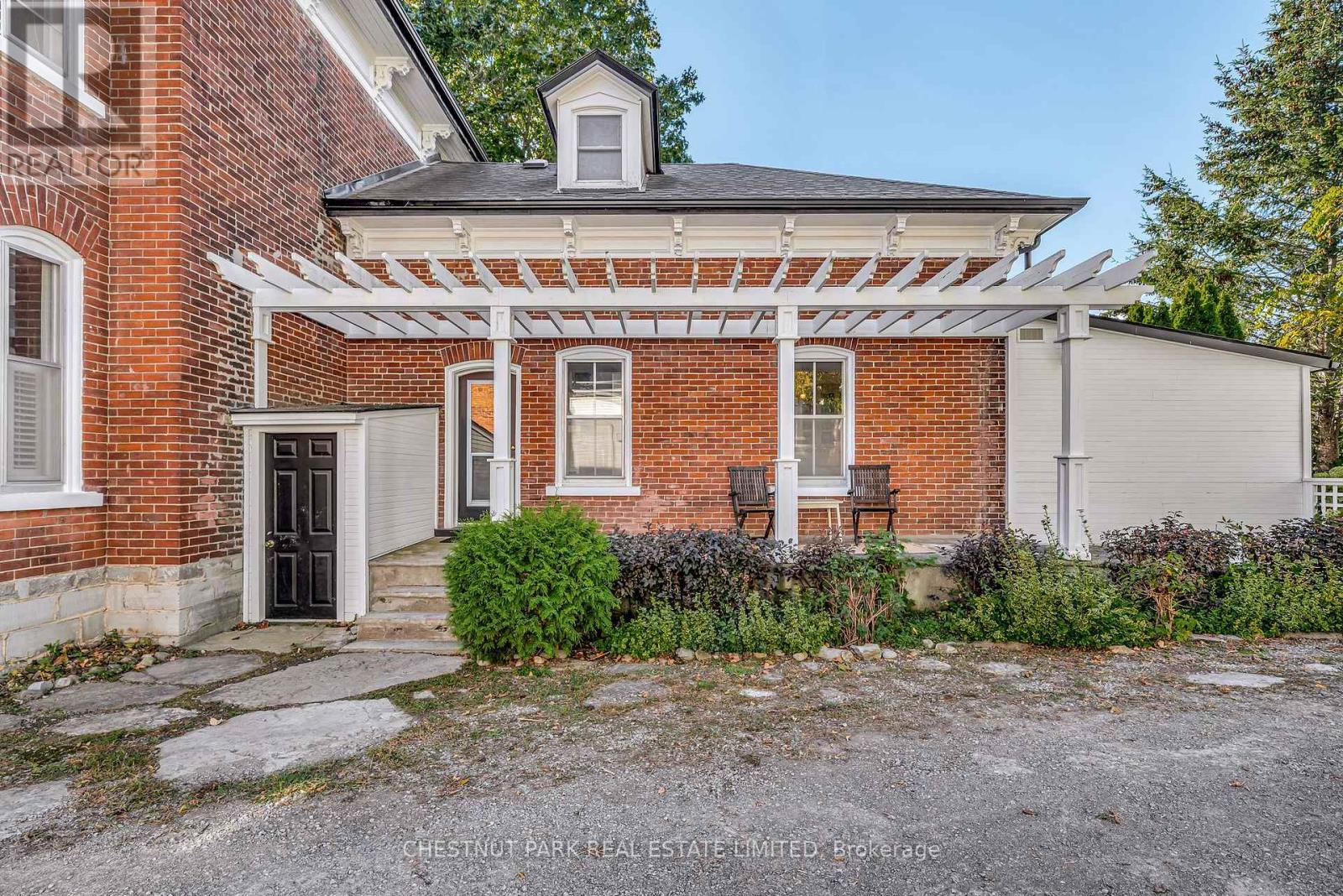 25 Picton Main Street, Prince Edward County, Ontario  K0K 2T0 - Photo 3 - X12469902