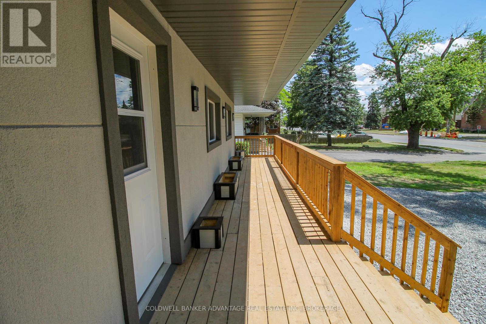 378 Thorold Road, Welland, Ontario  L3C 3W6 - Photo 6 - X12298963