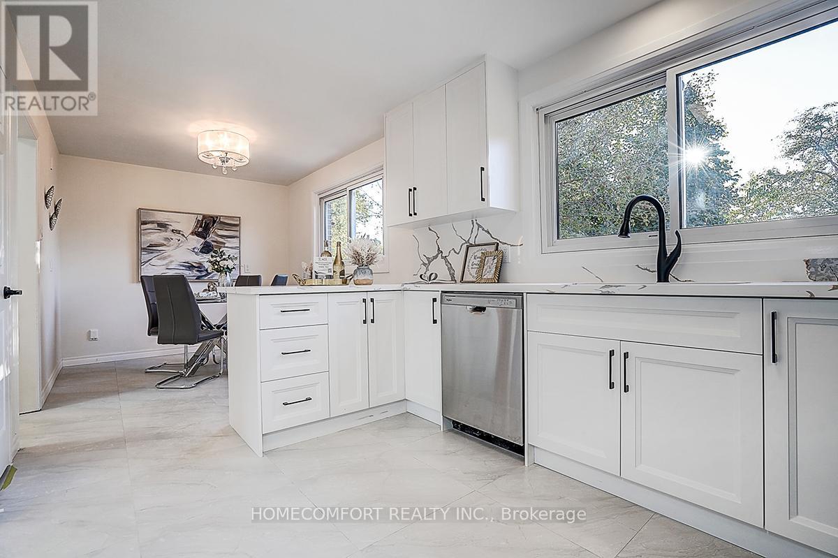 42 Greyhound Drive, Toronto, Ontario  M2H 1K3 - Photo 12 - C12469912
