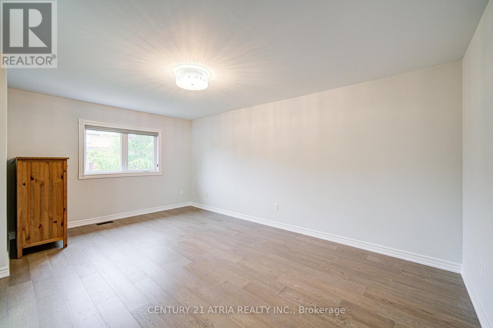 273 Conover Avenue, Aurora, Ontario  L4G 7X2 - Photo 16 - N12468175