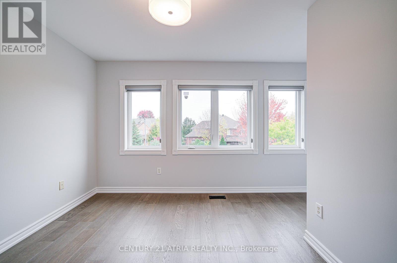 273 Conover Avenue, Aurora, Ontario  L4G 7X2 - Photo 21 - N12468175