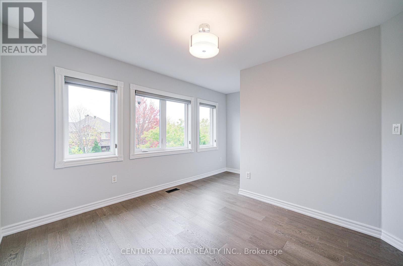 273 Conover Avenue, Aurora, Ontario  L4G 7X2 - Photo 22 - N12468175