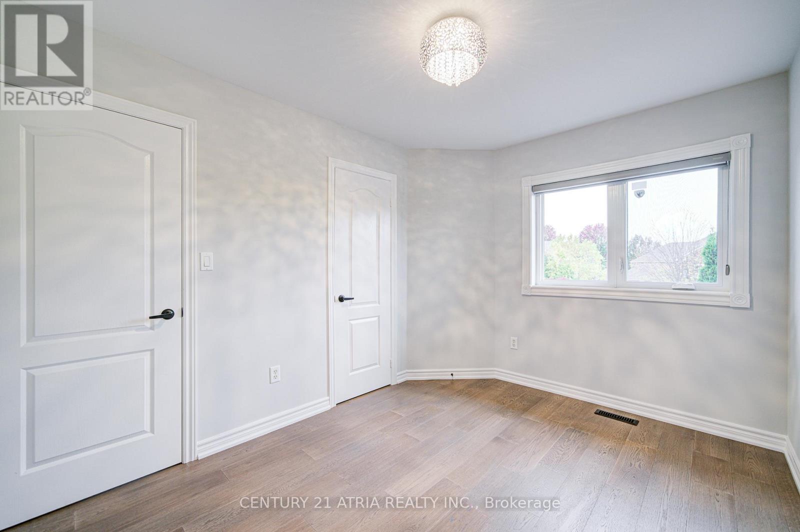 273 Conover Avenue, Aurora, Ontario  L4G 7X2 - Photo 24 - N12468175