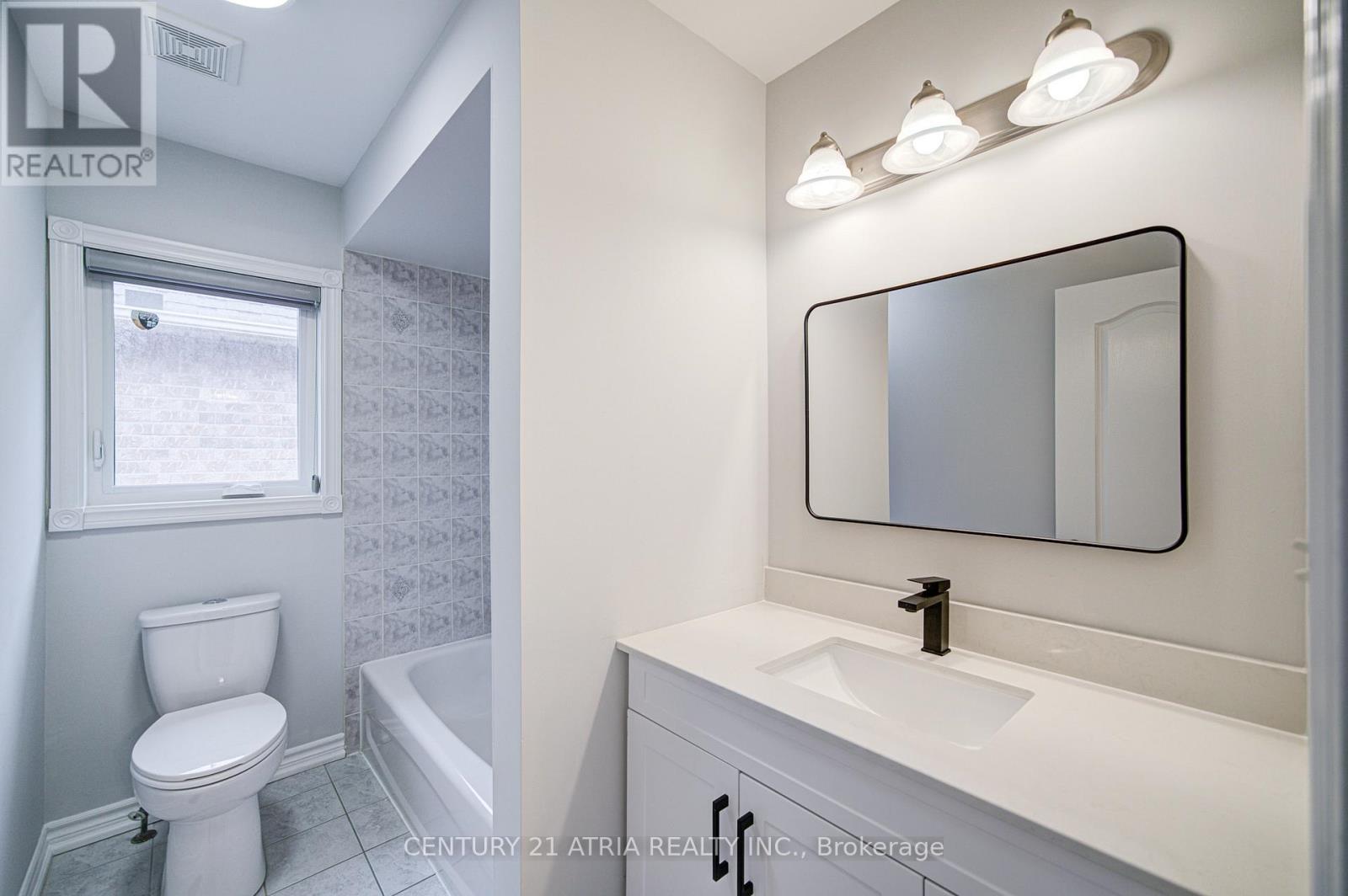 273 Conover Avenue, Aurora, Ontario  L4G 7X2 - Photo 26 - N12468175