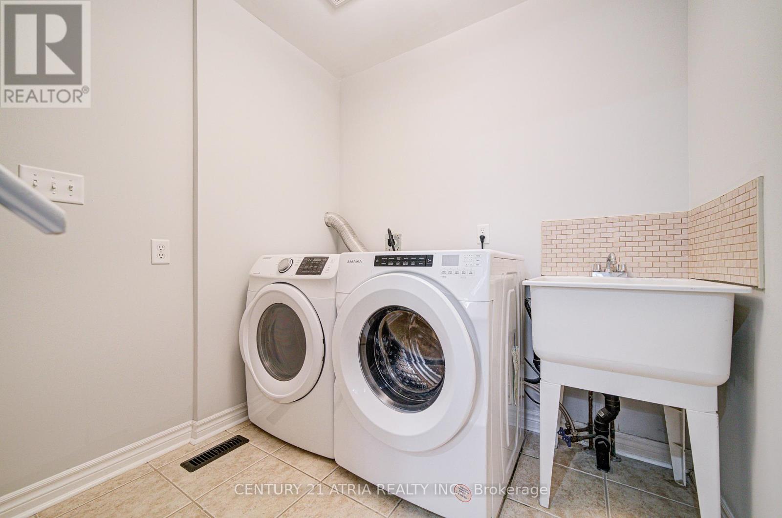 273 Conover Avenue, Aurora, Ontario  L4G 7X2 - Photo 34 - N12468175