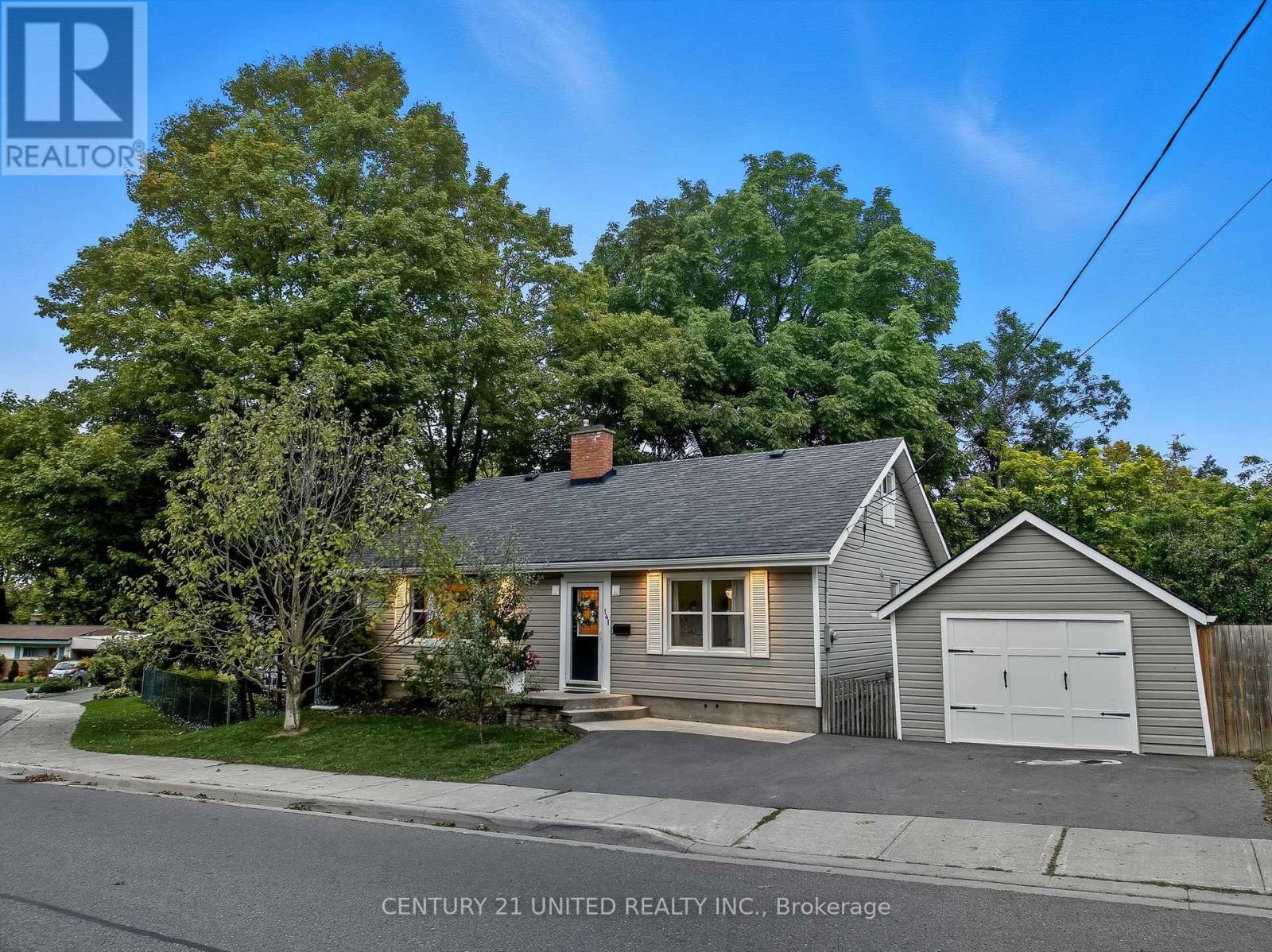 141 O'carroll Avenue, Peterborough, Ontario  K9H 4V2 - Photo 1 - X12469942