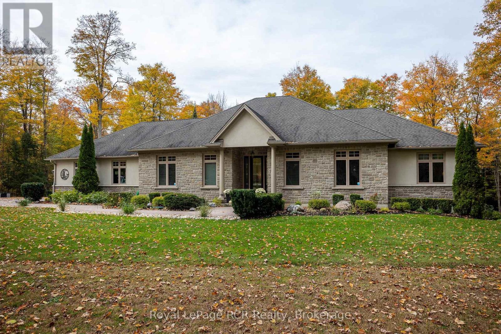 414498 Baseline Road, West Grey, Ontario  N0C 1H0 - Photo 2 - X12469922