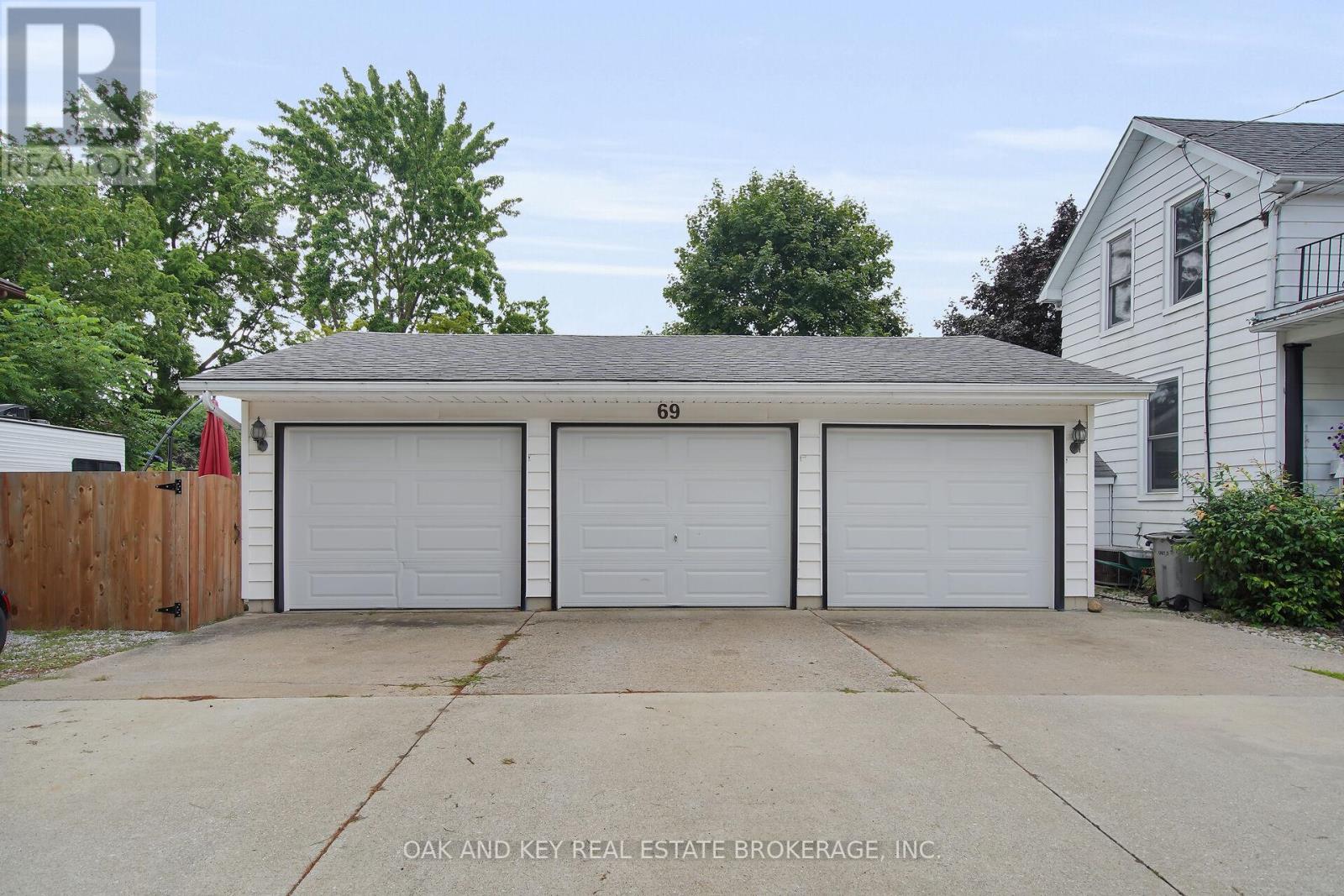 1 Prince Street, Lambton Shores, Ontario  N0N 1J0 - Photo 46 - X12469940