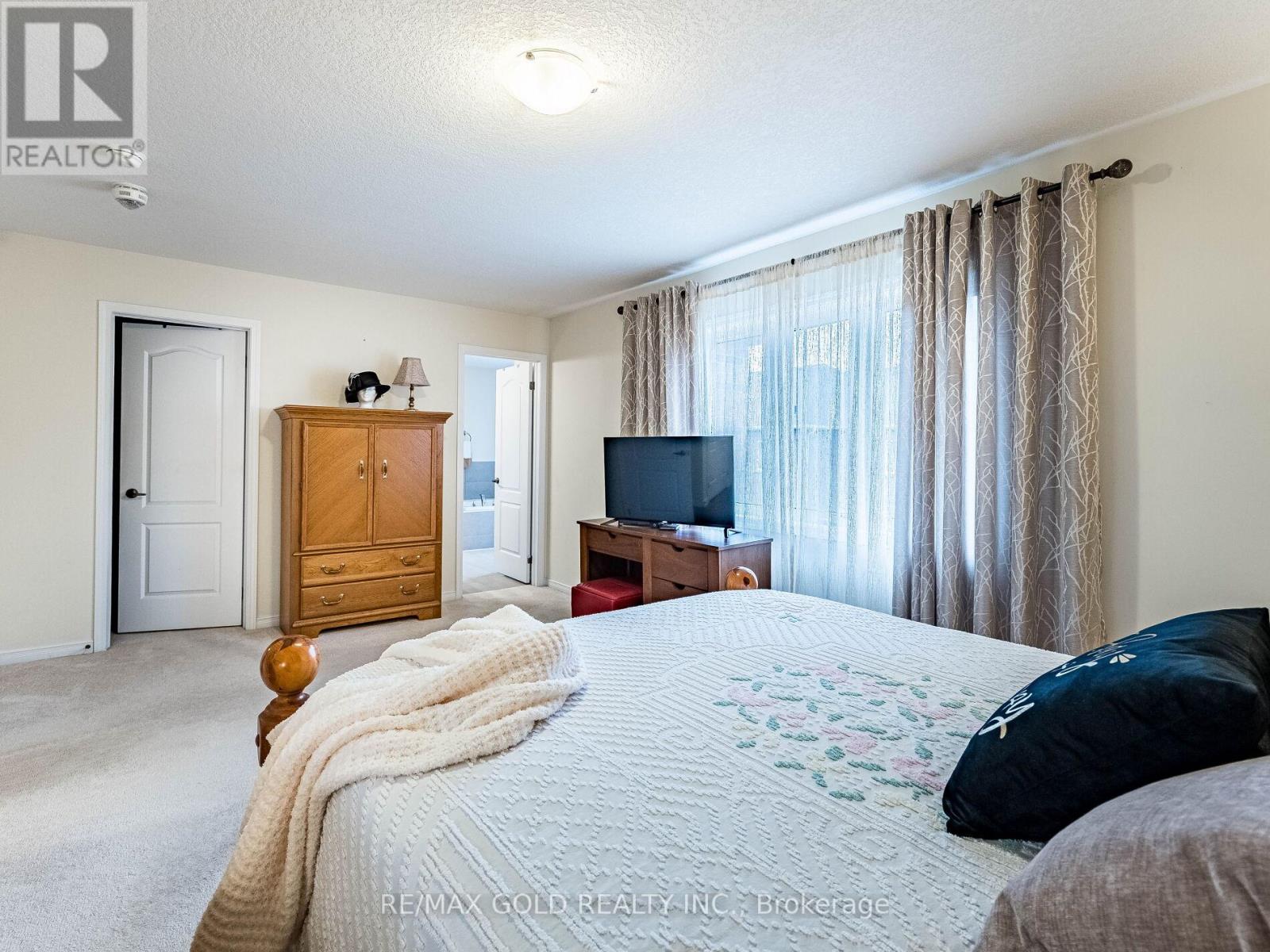5 Fryent Street, Brampton, Ontario  L7A 4N3 - Photo 17 - W12469910