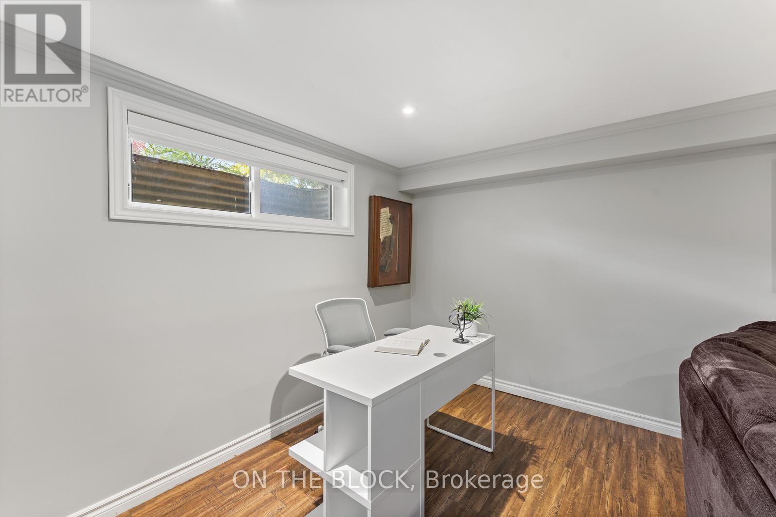 38 Lamont Avenue, Toronto, Ontario  M9N 2K3 - Photo 24 - W12469911